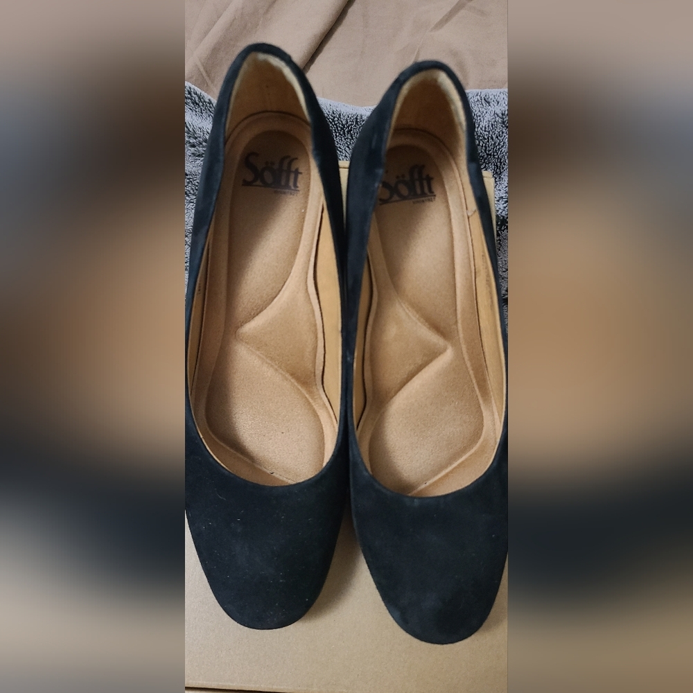 Sofft Lana Rounded Toe Suede Pumps